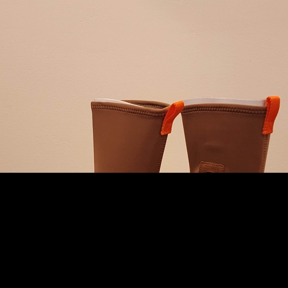 UGG - Classic Dipper (Brand new, unworn with box) Size: 7, brown suede - Picture 7 of 10